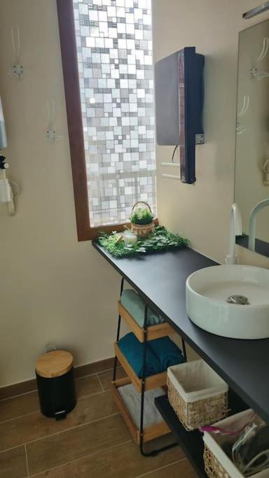 Studio Refait A Neuf Classe 3 Etoiles ชาเตล-กียง ภายนอก รูปภาพ